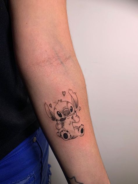 Stitch Fine Line Tattoo, Stitch Items, Shoulder Sleeve Tattoos, Minimalist Tattoos, Elegant Tattoos, Design Tattoo, Line Tattoos, Animal Tattoos, Aesthetically Pleasing