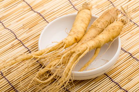 10+Benefits+Of+Ginseng+That+You+Need+To+Know Ginseng Benefits, Korean Ginseng, Constipation Remedies, Natural Colon Cleanse, Colon Cleanse, Good Fats, How To Increase Energy, Herbal Remedies, Ayurveda