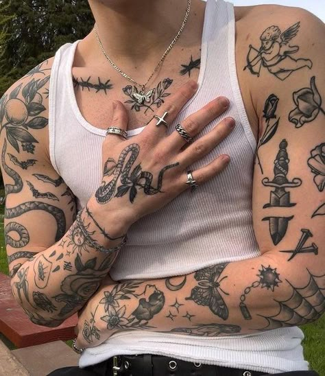 Full Hand Tattoo, Small Chest Tattoos, Full Arm Tattoos, Small Tattoos For Guys, Hand Tattoos For Guys, Black Ink Tattoos, Arm Tattoos For Guys, Minimal Tattoo, Chest Tattoo