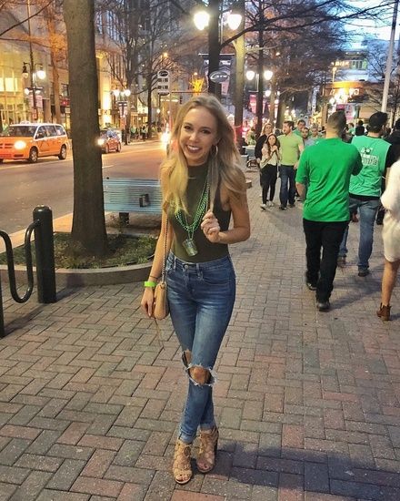 Low quality picture after a high quality weekend🙌🏻 I’ve celebrated St Patrick’s Day in Charlotte multiple times, NYC last year, and am looking to add a new city to my St Patty’s bucket list. I’ve heard Chicago, Nashville and Savannah are all fun! Anywhere else?? Comment below with some ideas for next year! Hope everyone had a great weekend!🍀💚 Nashville St Patricks Day Outfits, St Patty’s Day Outfit Women, Savannah St Patricks Day, St Patricks Day Outfits, York Outfits, Outfits New York, New York Outfits, St Patrick's Day Outfit, Hayden Panettiere