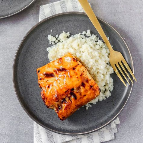 Teriyaki-Glazed Cod with Cauliflower Rice Teriyaki Cod, Teriyaki Glaze, High Protein Dinner, Protein Dinner, Cod Recipes, Fish Recipes Healthy, Low Cholesterol, Healthy Fish, Low Carb Dinner