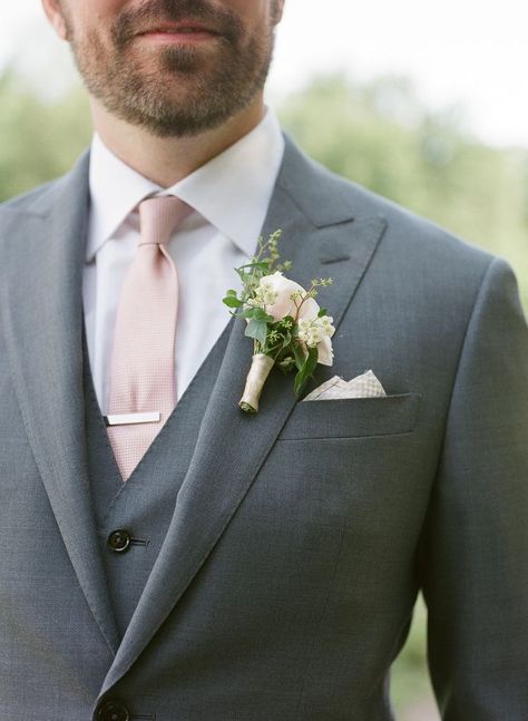 Green Ties Groomsmen, Sage Green Ties Groomsmen, Grey Suit Prom, Wedding Grey Suit, Grey Suit Pink Tie, Grey Tuxedo Wedding, Wedding Suits Men Grey, Wedding Grey, Groomsmen Style