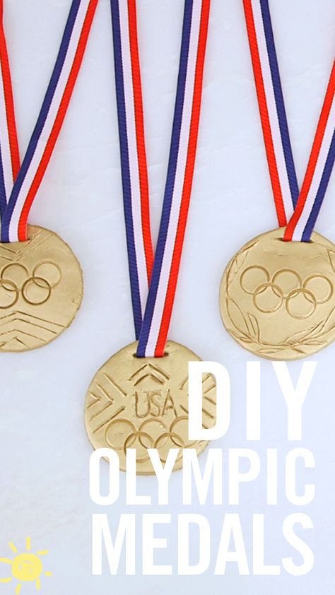 Diy Medals, Diy Medal, Medal Craft, How To Make Medals Diy, Olympic Costume Ideas, Olympic Themed Crafts, Gold Medal Craft, Making Medals Craft, Diy Olympic Medals