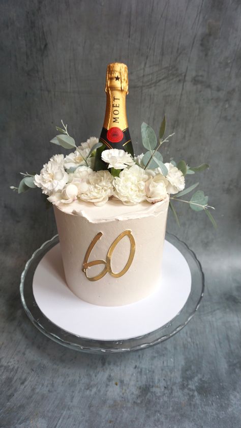 Moët, cake & 60th birthday celebrations 60 Year Old Birthday Ideas For Women Party Themes, 60 Years Birthday Cake, 60th Birthday Cake Ideas For Women, 60 Th Birthday Party Ideas, 60th Birthday Cake For Ladies, Cake 60th Birthday, Happy 60th Birthday Cake, 60th Cake, Mum Cake