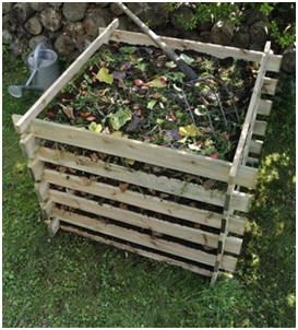 44 Free DIY Compost Bin and Tumbler Plans for Gardeners – Create perfect compost and bountiful gardens with the help of these free, do-it-yourself project plans. Composting For Beginners, Making A Compost Bin, Make Compost, Compost Bin Diy, Frugal Gardening, Diy Compost, Composting Process, Compost Pile, How To Make Compost