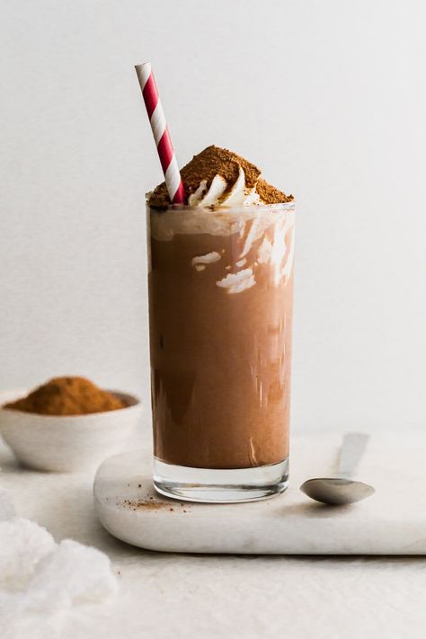 Asian Childhood, Milo Dinosaur, Milo Drink, Milo Recipe, Malt Powder, Campfire Party, Oat Smoothie, Marble Board, Chocolate Malt