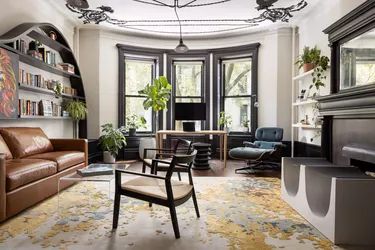 Men's Home Office Ideas and Inspiration | Hunker New York Brownstone Interior, Townhouse Library, Gothic House Plans, Mens Home Office Ideas, Mens Home Office, Victorian Details, Brownstone Interiors, Nyc Brownstone, New York Brownstone