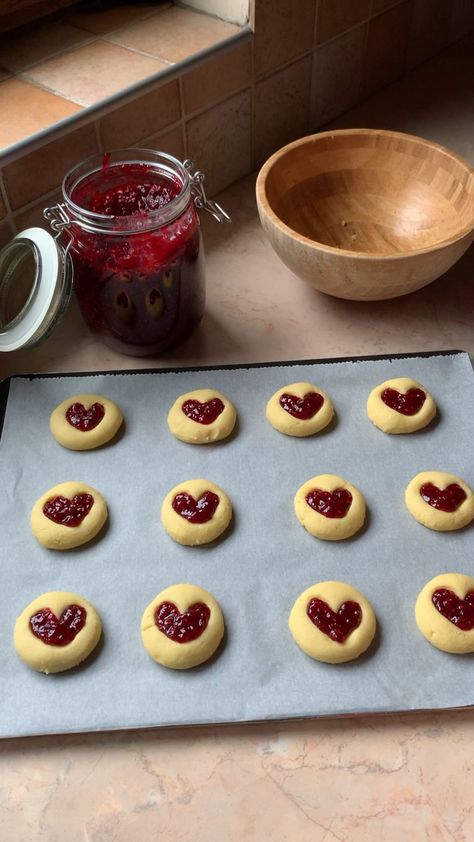 Pinterest Cookies, Sugar Cookie Mix, Vanilla Sugar Cookie, Jam Cookies, Baking Muffins, Thumbprint Cookies, Flaky Pastry, Heart Cookies, Cookie Mix