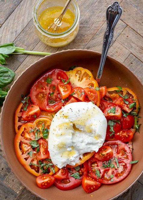 Burrata Salad Steak Burrata Salad, Burrata And Tomatoes, Baratta Salad, Bursts Recipes, Burrata Tomato Salad, Buratta Recipe Dinners, Buratta Recipe, Homemade Vinaigrette Dressing, Burrata Salad Recipe