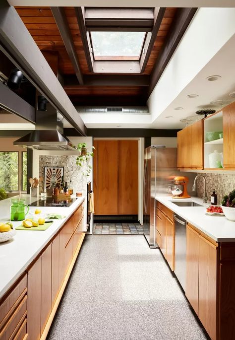 15 Galley Kitchen Ideas That Maximize Space and Style Galley Kitchen Midcentury, Galley Kitchen Pantry, Rustic Galley Kitchen, Small Galley Kitchen Ideas, Galley Kitchen Ideas, Galley Kitchen Layout, Small Galley Kitchen, Galley Kitchen Design, Mcm Kitchen