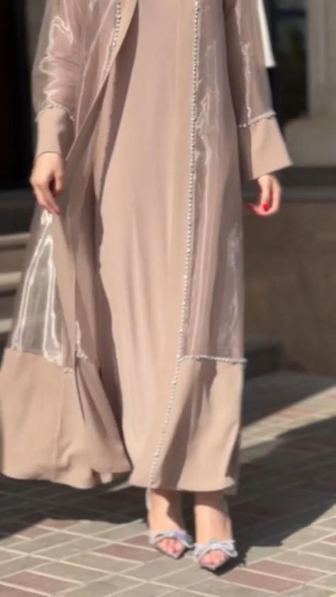 Abaya Style Dubai, Modest Abaya, Islamic Fashion Dresses, Estilo Hijab, Abaya Style, Womens Trendy Dresses, Stylish Short Dresses, Salwar Kamiz, Mode Abaya