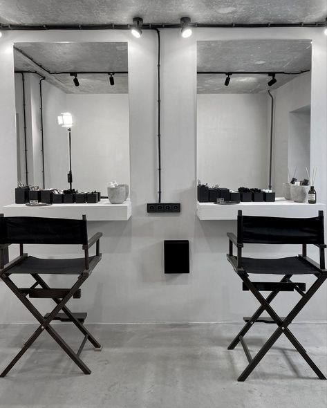 studio🤍 Modern Makeup Studio Design, Small Salon Checkout, Hair And Makeup Room, Makeup Studio Minimalist, Makeup Home Studio, Makeup Room Decor Salon, Makeup Artist Studio Ideas, White And Black Salon, Black And White Salon Aesthetic