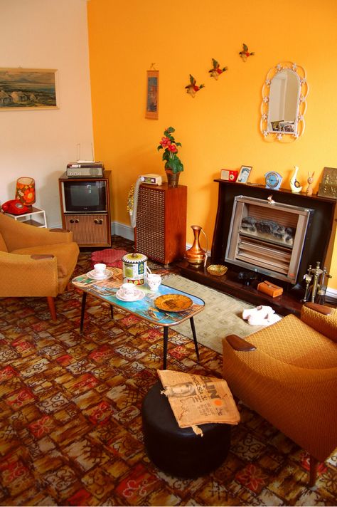 Mid-Century Modern Freak — Summerlee Heritage Center Living Room Via 70s Room, 60s Home Decor, 70s Living Room, 60s Home, 1960s Decor, 70s House, 70s Interior, Retro Interior Design, 70s Home