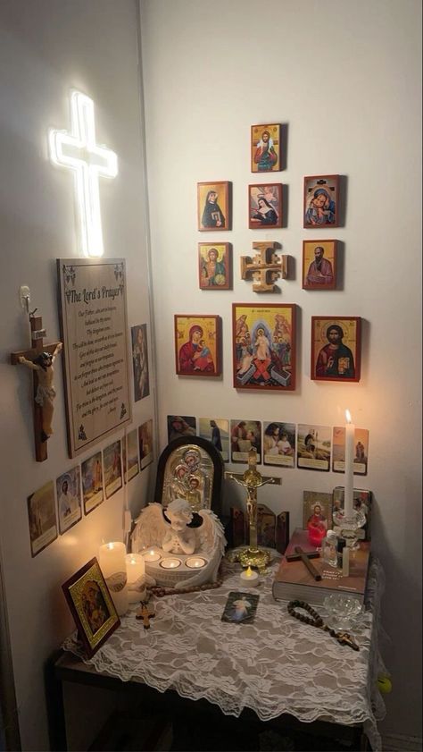 Altar Room Ideas, Prayer Corner Christian, Orthodox Prayer Corner, Catholic Altar Home Ideas, Catholic Prayer Corner, Alter Ideas Spiritual, Jesus Altar, Orthodox Home, Christian Altar