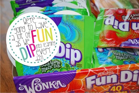 Teach Junkie: 31 creative back to school treats for students {printables} - Fun Dip Treat Tags Open House Treats, Treats For Students, Back To School Treats, Student Treats, Back To School Printables, School Open House, First Days Of School, Fun Dip, Beginning Of School Year