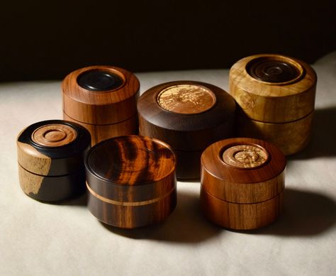 (1) A variety or ring boxes | American Association of Woodturners Turned Boxes, Turned Boxes Ideas, Woodturning, Woodturned Boxes, Wood Turned Lidded Boxes, Tiger Wood, Needlepoint Accessories, Tabletop Wood Jewelry Box Handmade, Woodturning Tools