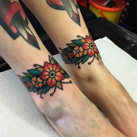 Cuff Tattoo Ankle, American Traditional Floral, Ankle Cuff Tattoo, Ankle Band Tattoo, Pikachu Tattoo, Tattoo Ankle, Cuff Tattoo, Christian Sleeve Tattoo, Kelly Smith