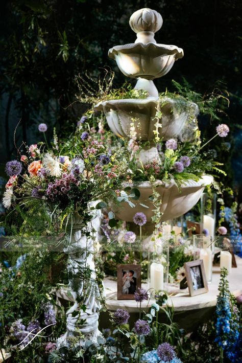 Secret Garden Event Decor, Secret Garden Tablescape, Royal Wedding Theme Decorations, Indoor Garden Party Ideas, The Secret Garden Aesthetic, Secret Garden Wedding Theme, English Garden Wedding Theme, Jungle Wedding Theme, Royal Wedding Themes