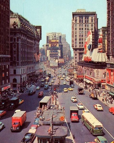 Retro New York on Instagram: “Times Square, 1950s. 📸: unknown” New York Vintage, Vintage New York, City That Never Sleeps, City Street, The Good Old Days, New York State, Vintage Photographs, Vintage Photography, Old Pictures