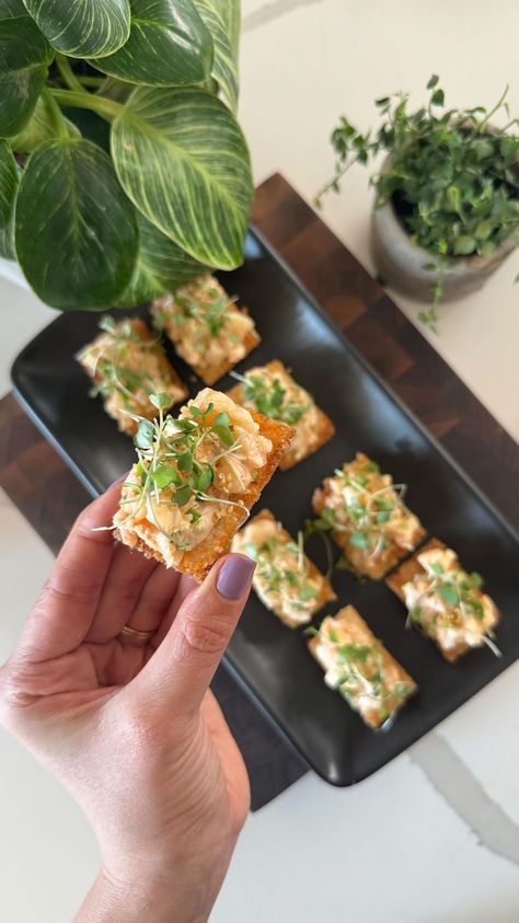 Maxine Sharf | Shrimp crispy rice made with @bestfoodsmayonnaise✨ #bestfoodspartner #Ad For the Crispy Rice:▪️1 Cup Uncooked White Short Grain Rice▪️2… | Instagram Sushi Bites, Short Grain Rice, Cucumber Sushi, Cucumber Avocado Salad, Avocado Cucumber, Broccoli Bake, Crab Stuffed Shrimp, Crispy Rice, Bechamel Sauce