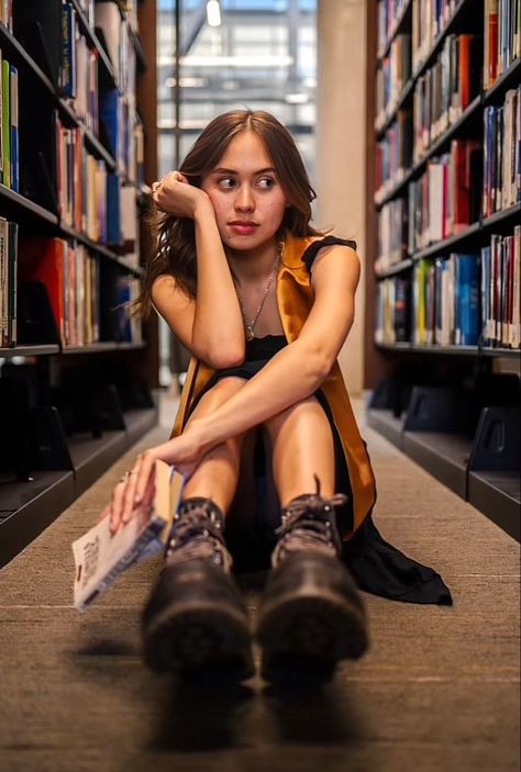 Fall College Photoshoot, Grad Photoshoot Library, Senior Pictures For Book Lovers, Crazy Senior Pictures, Campus Senior Pictures, Nerdy Senior Pictures, Senior Photos Books, Creative Senior Portraits, Senior Picture Ideas Props