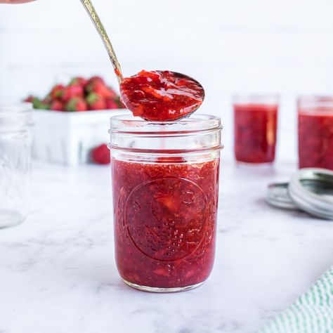 A super simple three ingredient strawberry freezer jam you can make in under ten minutes! Perfect for enjoying all year long! Small Batch Strawberry Jam, Blueberry Lemon Jam, Small Batch Jam, Mixed Berry Jam, Strawberry Freezer Jam, Easy Jam, Freezer Jam Recipes, Small Batch Baking, Strawberry Jam Recipe