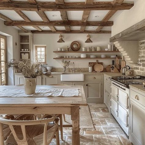 European Kitchen Backsplash, European Kitchen Ideas, English Cottage Kitchens, Countryside Kitchen, European Kitchen, English Kitchens, Cottage Interior, Cottage Kitchens, Country Kitchen Decor