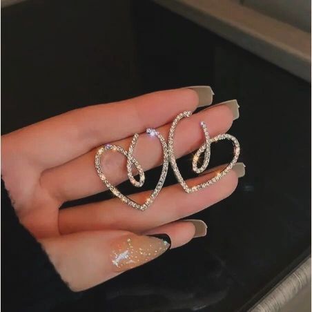 Most Trending Korean Earings 🥰🌸 All link in Highlights " Korean Earings" Follow - @tohfa_craft #earring #earrings #earringshop #earringcollection #fashion #style #koreanstyle Highlights Korean, Korean Earrings, Beaded Cuff Bracelet, Earrings Heart, Heart Shaped Earrings, Crystal Diamond, Beaded Cuff, Heart Shaped Diamond, Amber Beads