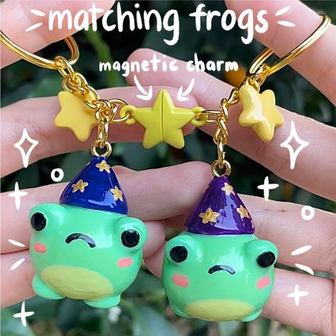 Special handmade and hand painted keychains by me, so please expect inconsistencies like paint streaks, slight color variations, etc. They are supposed to look painted. It’s what makes each keychain unique ♡ I take my time with each piece and you can trust that it was made with love and care. Kawaii Figurine, Keychain Polymer Clay, Wizard Frog, Frog Keychain, Friend Couple, Clay Inspo, Clay Keychain, Couples Keychains, Matching Keychains