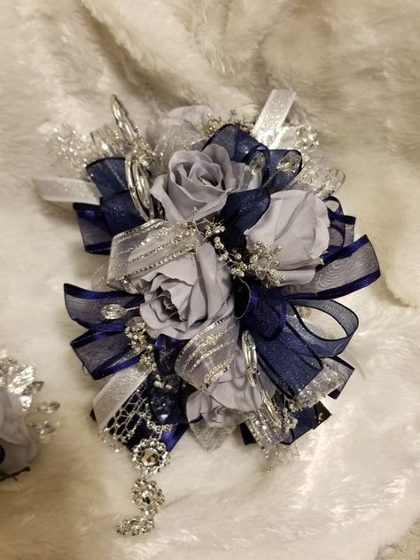 Navy And Silver Corsage, Navy Blue And Silver Corsage, Navy Blue Corsage And Boutonniere, Dark Blue Corsage, Blue And Silver Prom, Prom Corsage Blue, Prom Corsage Diy, Corsages Prom, Brides Flowers