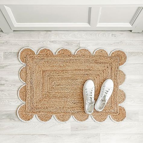 Amazon.com: Weaving Village Scalloped Natural Jute Area Rug, Colored Trim : Home & Kitchen Outdoor Jute Rug, Off White Trim, Boho Bath Mat, Colored Trim, Jute Area Rug, Jute Rug Runner, Natural Boho, Jute Area Rugs, Natural Fiber Rugs