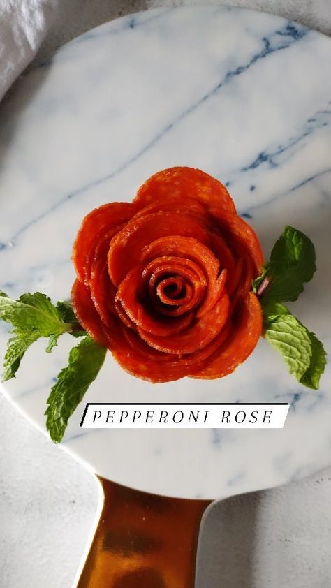 boardsbycourtney on Instagram: SAVE and make a pepperoni lover a rose 🌹 (hint hint kids love these 😊) SHARE with a pepperoni lover 💕 FOLLOW for more food styling tips… Peperoni Rose, Pepperoni Rose Charcuterie, Pepperoni Flowers Charcuterie, Pepperoni Rose, How To Make Pepperoni, Skewer Appetizers, How To Make Rose, Charcuterie Inspiration, Rose Video