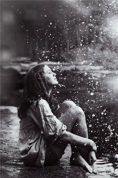 I Love The Rain, Rain Dance, Love The Rain, I Love Rain, Robert Doisneau, Love Rain, Rain Rain, Charcoal Drawings, Singing In The Rain