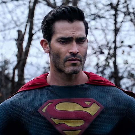 Ivan Morini on Instagram: “I love @tylerhoechlin as Superman so much! - #superman #supermanandlois #clarkkent #tylerhoechlin #tylerhoechlinsuperman…” Mia Tyler, Clark Kent Superman, Superman And Lois, Superman Artwork, Adventures Of Superman, Dc Multiverse, Superman Lois, Derek Hale, Tyler Hoechlin