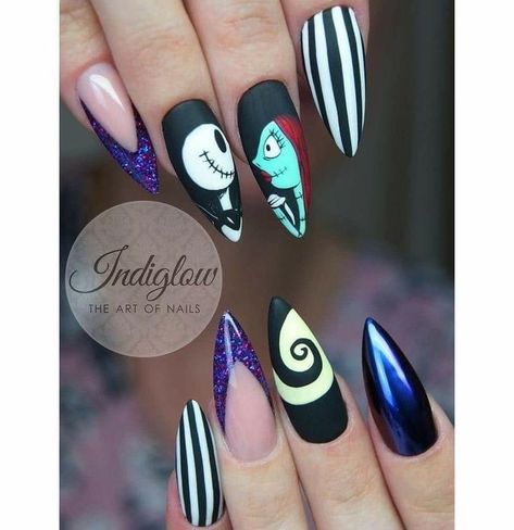 Sally Nails, Disney Halloween Nails, Nail Art Cute, Nightmare Before Christmas Nails, Holloween Nails, Unghie Nail Art, Witchy Nails, Halloween Acrylic Nails, Gothic Nails