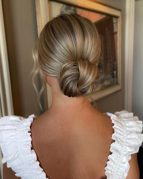 Knotted bun ✨blonde edition✨⁣ ⁣ I’ve said it before but I’ll say it again…if there is a style brides are loving this year it’s the low… | Instagram Low Bun Bridal Hair, Knotted Bun, Old Money Hairstyles, Low Bun Wedding Hair, Bride Hairstyles Updo, Bridesmaid Hair Inspo, Hairstyles For Ladies, Aesthetic Hairstyles, Wedding Bun Hairstyles