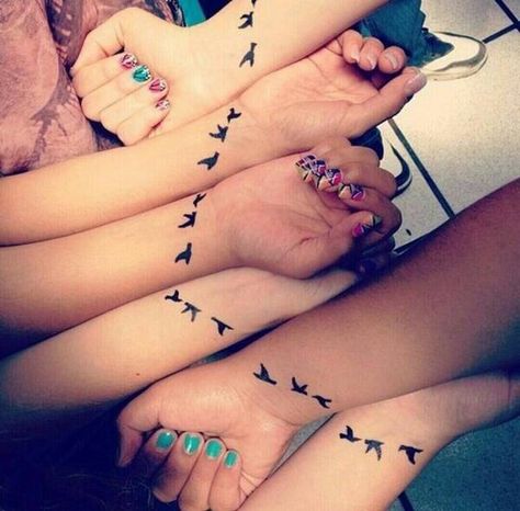 Matching tattoos. Be cute to do with my sister when she's older and cousins on my dad's side Cute Best Friend Tattoos, Group Tattoos, Simple Wrist Tattoos, Matching Best Friend Tattoos, Sibling Tattoos, Tattoo Zeichnungen, Tattoo Convention, Bff Tattoos, Friendship Tattoos