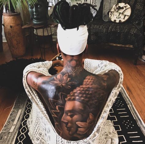 Dark Skin Tattoo, African Tattoo, Black Girls With Tattoos, Tattoo Photography, Geniale Tattoos, Stylist Tattoos, Piercing Ideas, Dope Tattoos, Skin Art