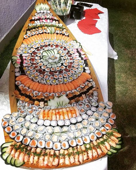 Sushi Buffet, Pinterest Shop, Tv Wall Decor, Sushi Bar, What Makes You Happy, 4 Life, Food Obsession, Light Recipes, Tv Wall