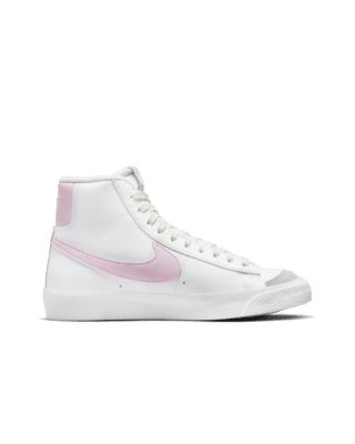 The Nike Blazer Mid '77 channels the old-school look of Nike basketball with a vintage midsole finish. Throwback style with modern materials means you can run, skip and jump in comfort. Shown: Summit White/Coconut Milk/Honeydew/Pink Foam Style: DA4086-106 Pink Nike Blazers, Nike Blazer Women, Nike Blazers, Blazers Shoes, Nike High Tops, Nike Blazer Mid 77, Nike Blazer Mid, Nike Blazers Mid