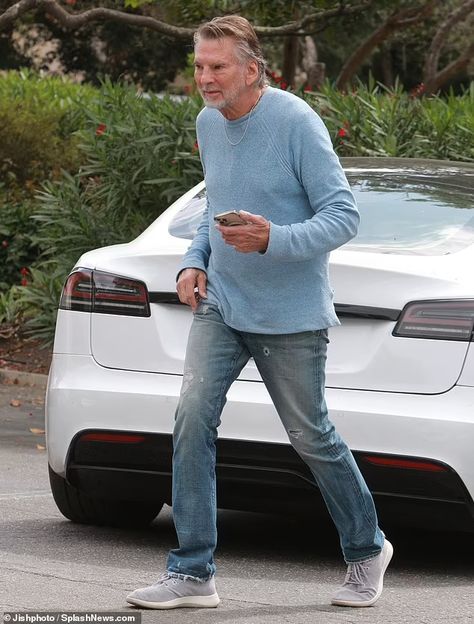 Montecito California, Kenny Loggins, With Girlfriend, Daily Mail, Ripped Jeans, California