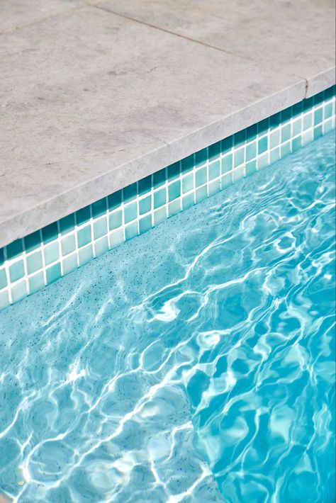 Pool Waterline Tiles Ideas, Minimalist Pool, Pool Tiles Design, Waterline Tiles Pool, Pool Waterline Tile Ideas Modern, Pool Tile Waterline Modern, Waterline Tile For Pool, Waterline Tile, Pool Waterline Tile