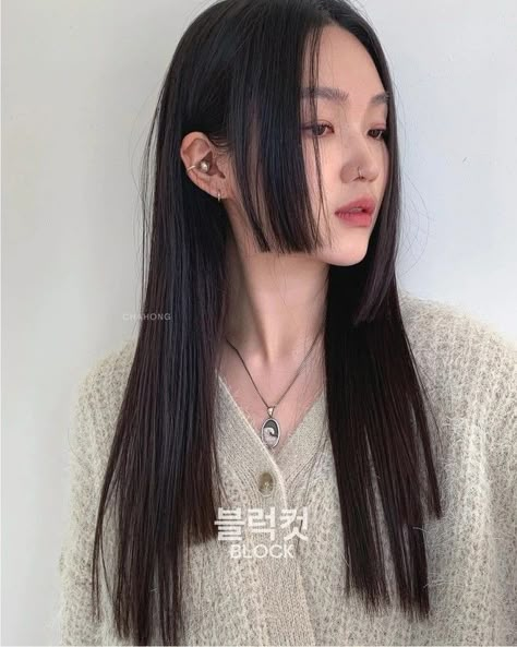 Hime Haircut Without Bangs, Hime Cut Long Hair No Bangs, Hime Haircut No Bangs, Hime Cut No Bangs, Hime Cut Without Bangs, Hime Cut Long Hair, Korean Haircuts, Hime Haircut, Hair Without Bangs