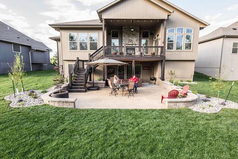 Back Patio Walk Out Basement, Walk Out Patio Ideas Walkout Basement, Covered Deck Walkout Basement, Walkout Basement Bar, Walkout Basement Backyard Ideas, Basement Walk Out Patio, House With Basement Exterior, Daylight Basement Patio Ideas, Walkout Basement Patio Under Deck