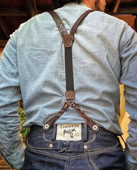 Leather Suspenders Men, Suspenders Outfit, Older Mens Fashion, Mens Designer Jeans, Men's Denim Style, Western Apparel, Nerd Fashion, Leather Suspenders, Suspenders Men