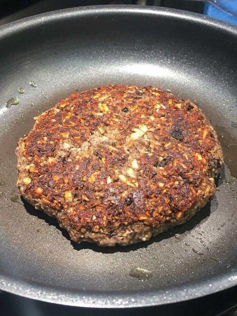 Mushroom Walnut Burger, Walnut Burger Recipe, Walnut Burger, Cooking Oatmeal, Onion Burger, Mushroom Rice, Mushroom Burger, Canned Mushrooms, Dehydrated Onions