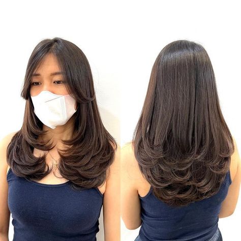 Middle Length Hair, Sleek Short Hair, Middle Hair, Haircuts For Medium Length Hair, Hair Style Korea, Layered Haircuts For Medium Hair, Hairstyles For Layered Hair, Haircuts For Wavy Hair, Haircuts For Medium Hair