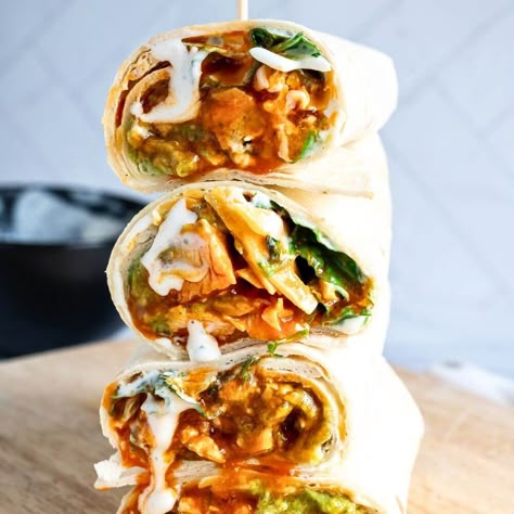 10-Minute Buffalo Chicken Wrap: Easy Recipe - Yummy and fully Rotisserie Chicken Wrap, Buffalo Chicken Wraps Healthy, Buffalo Ranch Chicken Wrap, Buffalo Chicken Wrap, Chicken Wraps Healthy, Wraps Recipes Easy, Turkey Dinners, Buffalo Chicken Bites, Protein Ideas