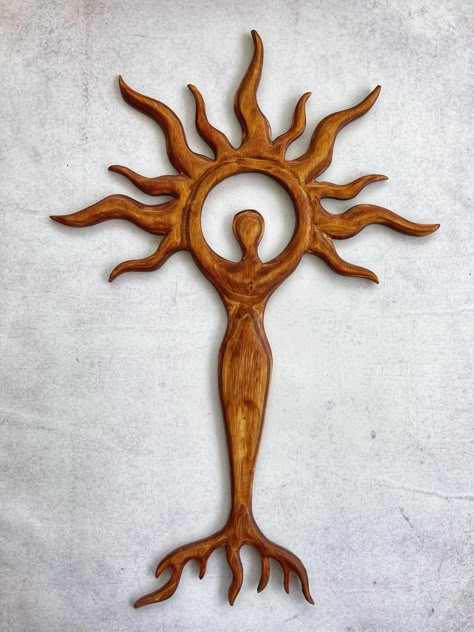 Carved a Celtic Sun Goddess, Étaín, for... - Knight Woodcraft Celtic Carving, Ornamental Wood Carving, Celtic Sun, Celtic Crafts, Irish Mythology, Wood Carving Furniture, Boho Bedroom Ideas Hippie, Dremel Carving, Wood Carving For Beginners