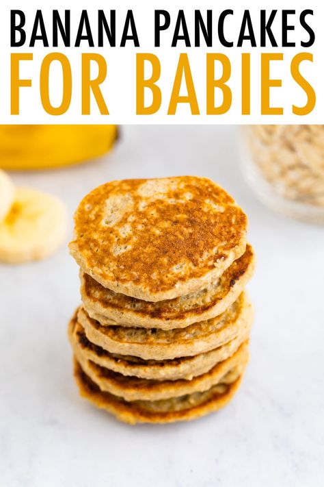 How to make easy pancakes for baby with only five ingredients: oats, egg, banana, cinnamon and milk. Just blend, cook and serve! Baby Pancakes Recipe, Banana Pancakes For Baby, Banana Oatmeal Pancakes, Baby Meals, Banana Oat Pancakes, Baby Pancakes, Easy Baby Food Recipes, Banana Pancakes Recipe, Banana And Egg